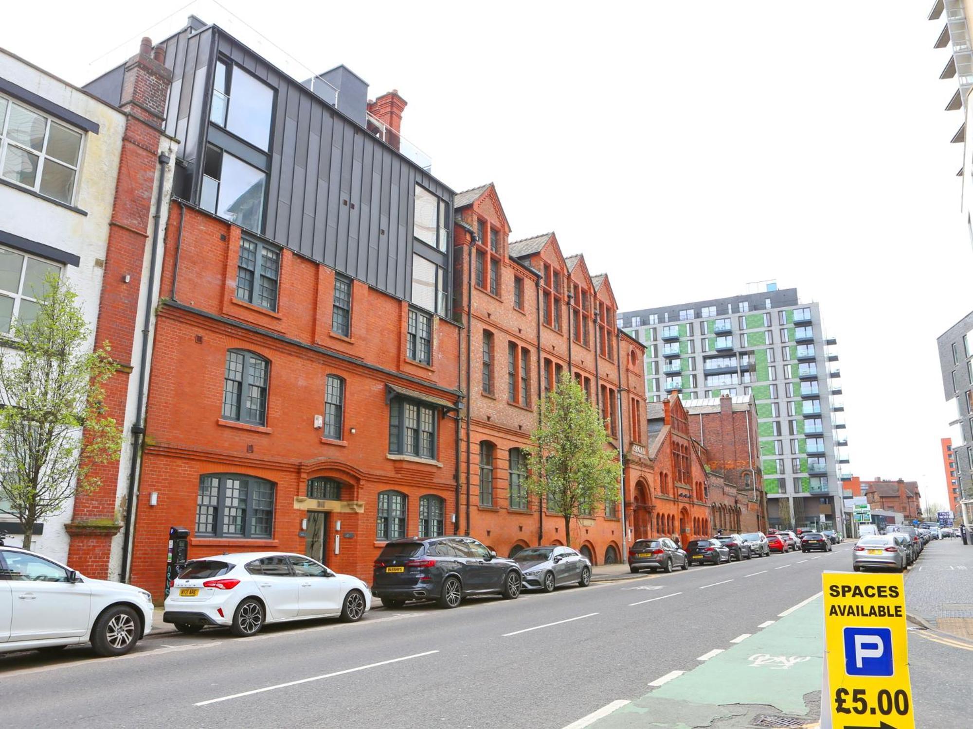Pass The Keys Beautifully Restored 3 Bed Flat In Centre Apartment